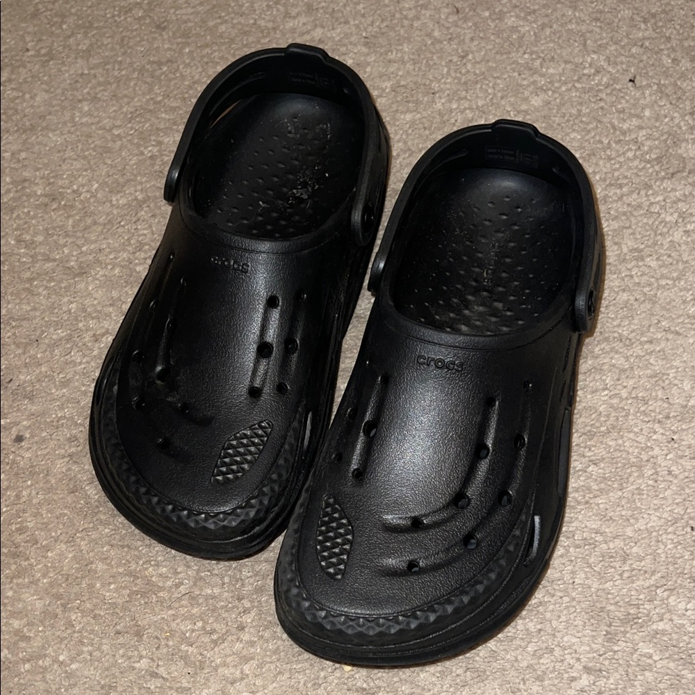 CROCS Black Classic Men’s Slip-On Clogs with Heel Strap